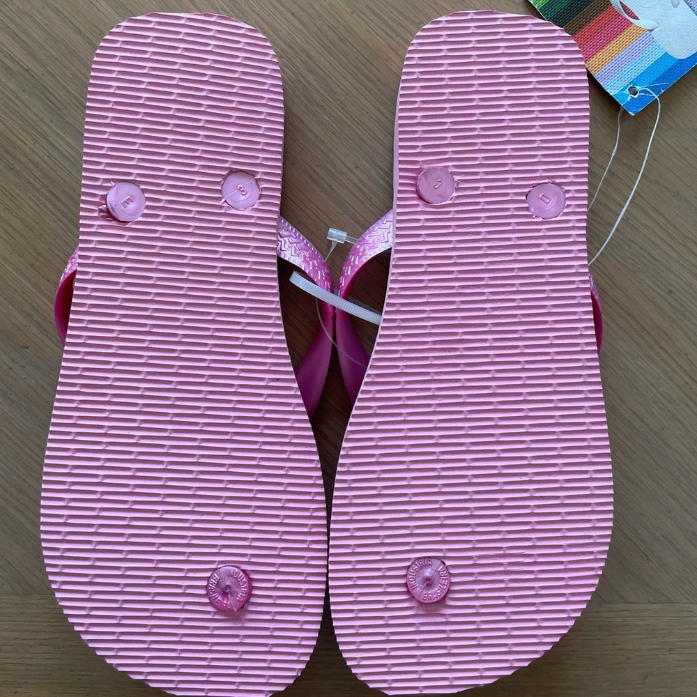 NWT Havaianas Top Flip flops Rose 35-36 (US 4/5) 9 1/4 inches at longest point - Picture 3 of 3